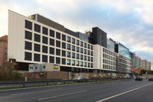 Budova Administrativního centra Kačerov snížila hluk z magistrály