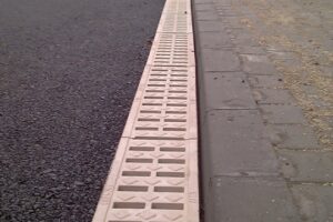 Moderní odvodnění zpevněných ploch a komunikací