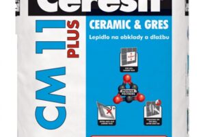 Oblíbené lepidlo Ceresit CM 11 PLUS přichází v inovovaném provedení s ještě lepšími vlastnostmi