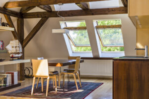 Dřevo – neodmyslitelný prvek střešních oken