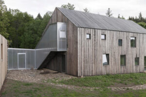 Novodobý statek ve středočeské krajině