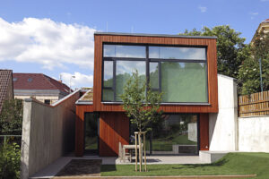 Dům v úžině – stavba, která šetří místem i energií