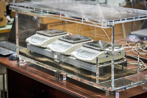 Vliv relativní vlhkosti a dalších okrajových podmínek na difuzní vlastnosti materiálů