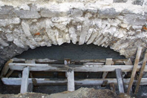 Problémy úprav základových konstrukcí a možnosti řešení