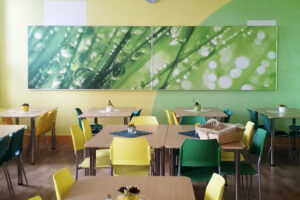 Nové impulsy v použití modulových podhledových a stěnových systémů Knauf AMF