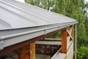 Typy spojů a povrchových úprav falcované plechové krytiny