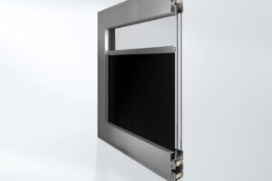 Interiérová roleta Integralmaster či exteriérové slunolamy a stínicí lamely Schüco ALB