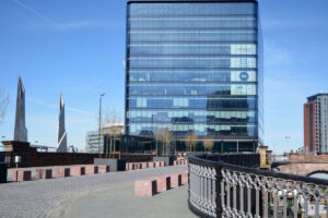 Oblé rohy skleněných fasád