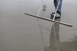 Systémy MC-Floor Screed a MC-Floor TopSpeed pro rychlou realizaci průmyslových podlah