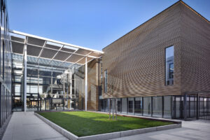 Mezinárodní výzkumné laserové centrum ELI v Dolních Břežanech