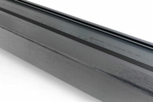 Dvoubarevné kombinace okenních profilů Rehau – barevnost okna dotažená takřka k dokonalosti