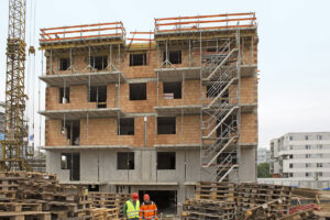 Výstavba bytových domů. Co je levnější – cihla, anebo beton?