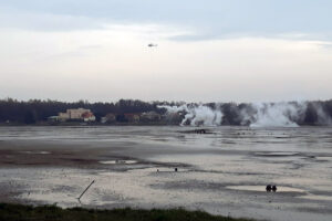 Cemix dodal vápno na desinfekci přeloučského rybníka