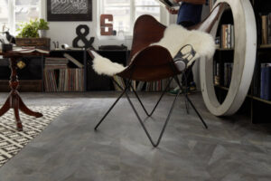 Laminátové podlahy Wineo nově s povrchovým nátěrem Aqua-Stop