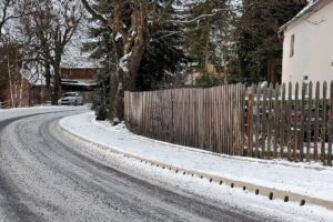 Zimní podmínky prověřily odolnost obrubníkového odvodnění MEA KERB