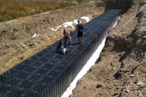 Čištění a zasakování dešťové vody v obchodním centru ve Starém Městě