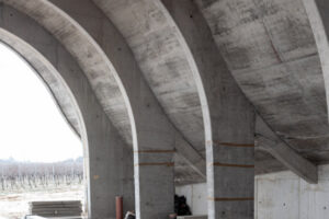 Vinařství Lahofer – víno, beton, umění