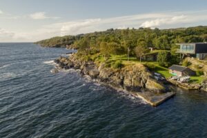 Hliníková okna Schüco v drsném podnebí norských fjordů