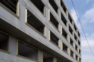 Okno v prostoru tepelné izolace