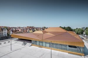 Ostrovní hala v Lindau s unikátní střechou z krytiny Falzonal