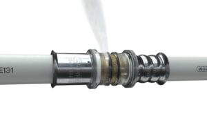 Wavin uvádí první tvarovku se zvukovou detekcí netěsnosti