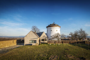 Přístavba rodinného domu k větrnému mlýnu ve Zbyslavicích