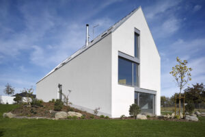 Rodiný dům se „šikmou střechou na druhou“ ve Struhařově