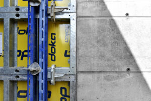 Pohledové betony s neobvyklými povrchy díky bednicím systémům Doka