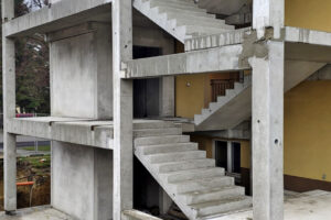 Prefabrikovaná schodiště z lehčeného liaporbetonu