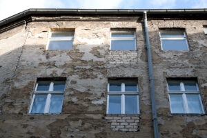 Časté chyby při zateplování fasády – jak jim předcházet a jak je řešit