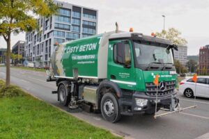 Čistý beton aneb nový zametací vůz pro betonárny a jejich okolí