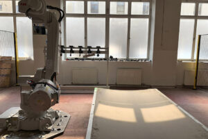 Betonový výdech tunelu Blanka dostal umělecký kabát