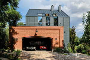 Světlá proměna: Přestavba podkroví starého vodního mlýna