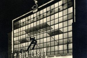 Dům v ulici Na Poříčí opět září