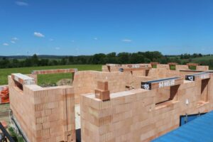 Domy netřeba zateplovat. Cihláři mají řešení