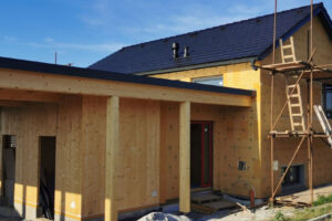 Češi se během pandemie dali na úsporné stavby a renovace domů