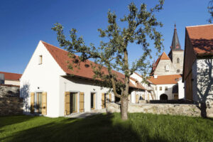 Rekonstrukce staré fary ve Chvalšinách