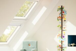 Nová kolekce rolet VELUX pro relaxační, hravý i elegantní interiér