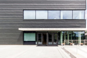 Pavilon IMPAKT - navenek přísný, uvnitř velkorysý a čistý