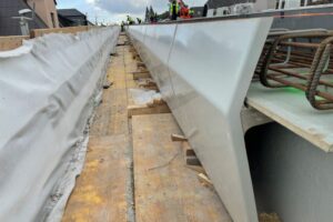 Oprava mostu v Pardubicích inovativně s mostními římsami