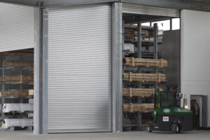 Zvažujete výměnu starých průmyslových vrat? Vyberte si to nejvhodnější ovládání