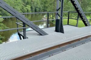 Kompozitní materiály na železničních stavbách pro delší životnost bez údržby