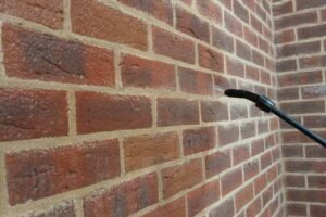 Zpevnění nesoudržných minerálních povrchů