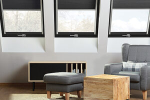 Plastová střešní okna: antracit sluší moderním, minimalistickým domům