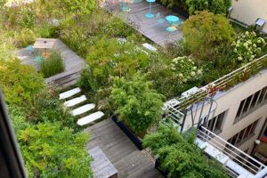 Truhlářská – Střešní zahrada ve vnitrobloku